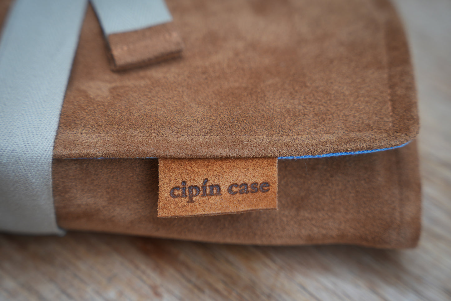 Cipín Case - Suede